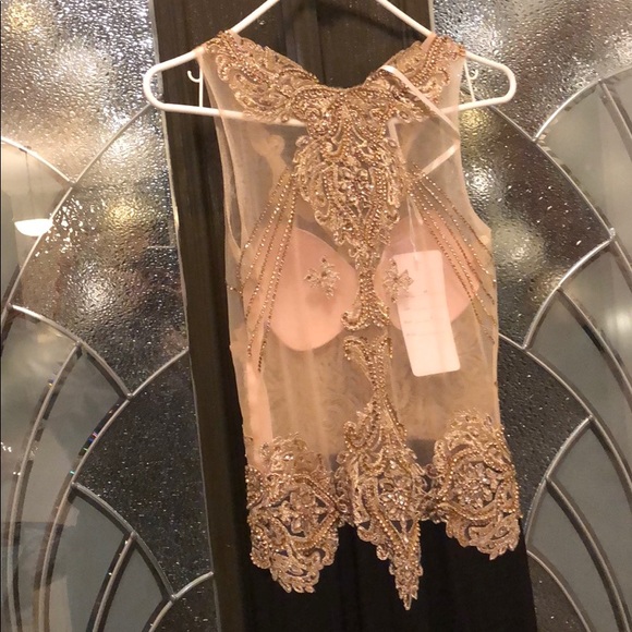 Black and gold prom dress - Picture 4 of 8